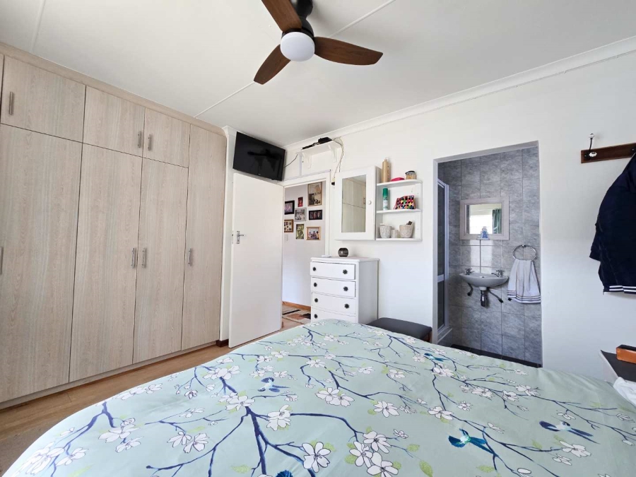 4 Bedroom Property for Sale in Stilbaai Wes Western Cape